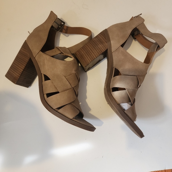 Womens Sandals - Picture 10 of 10